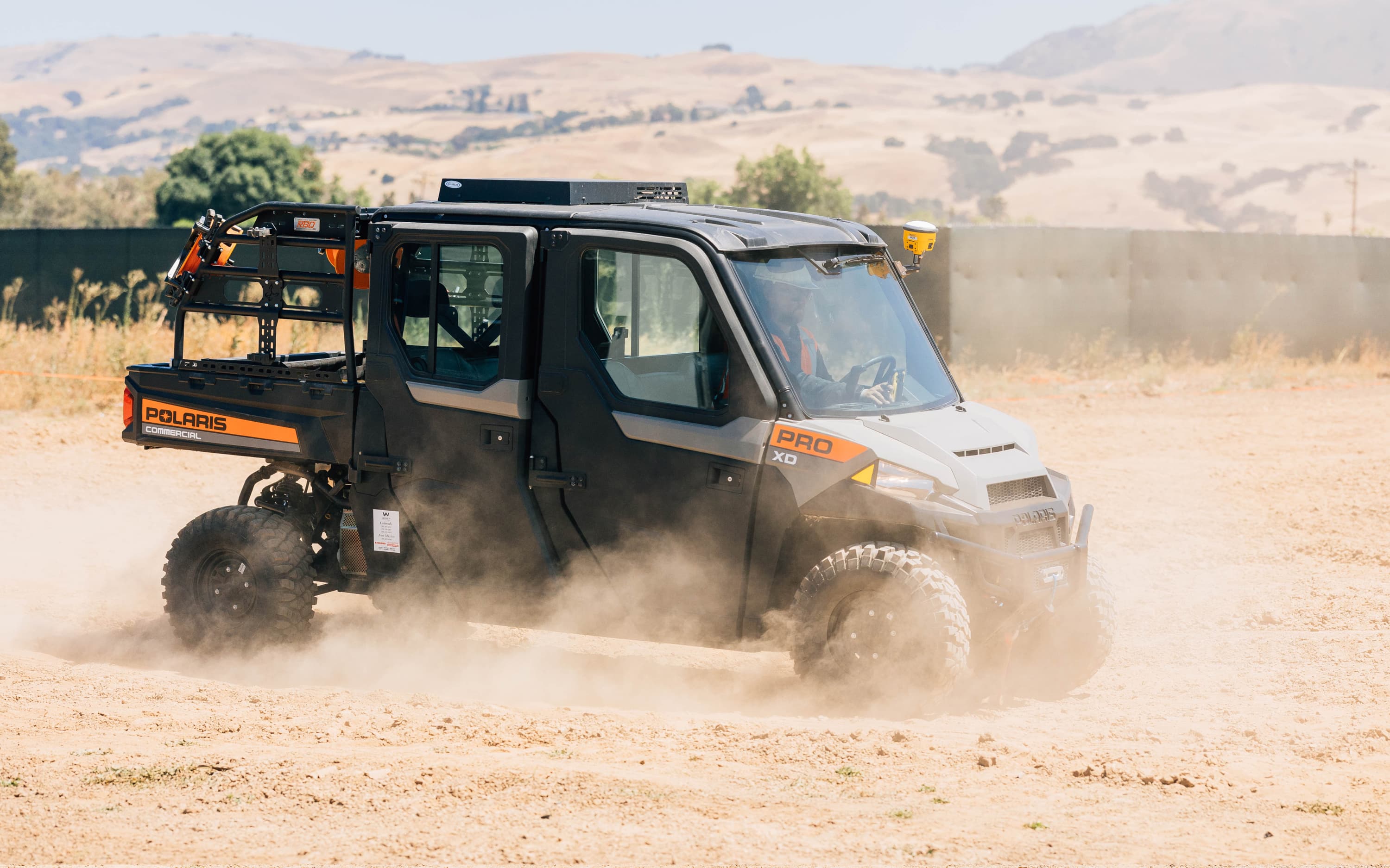 Dust utv driving