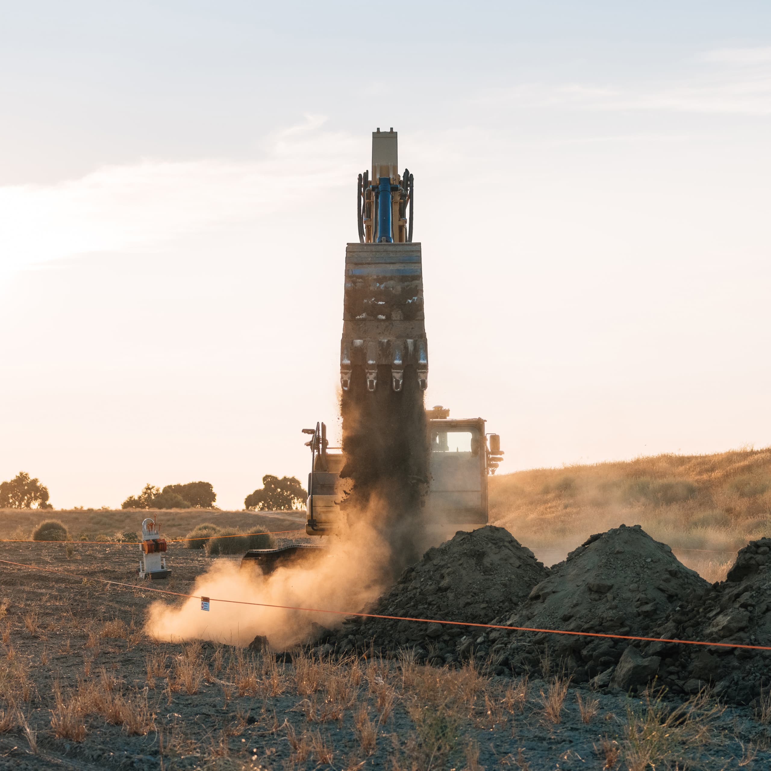 Excavator active dump