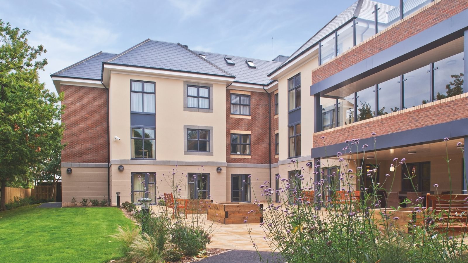 The Orchard Nursing Home in St Albans, external of the home