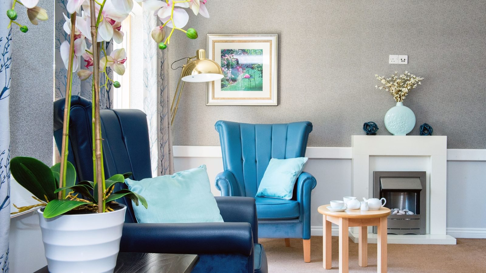 Whittington House Care Home in Cheltenham, Gloucestershire lounge area in a care home for elderly people