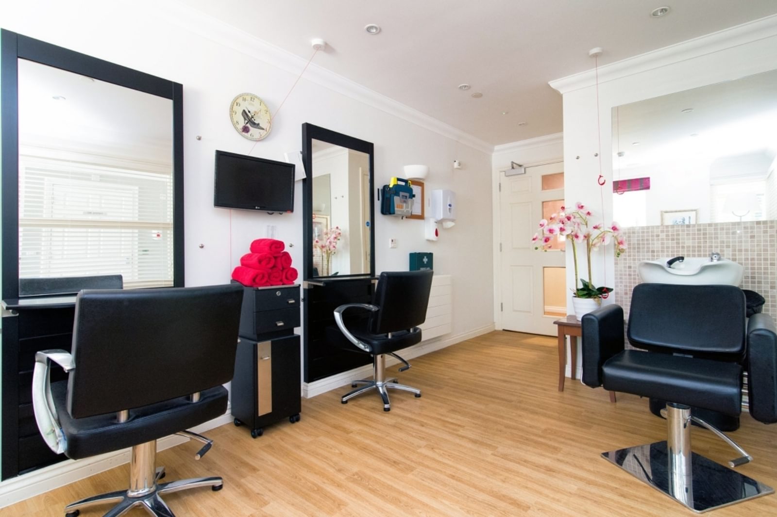 Whittington House Care Home in Cheltenham, Gloucestershire resident hair salon in a care home