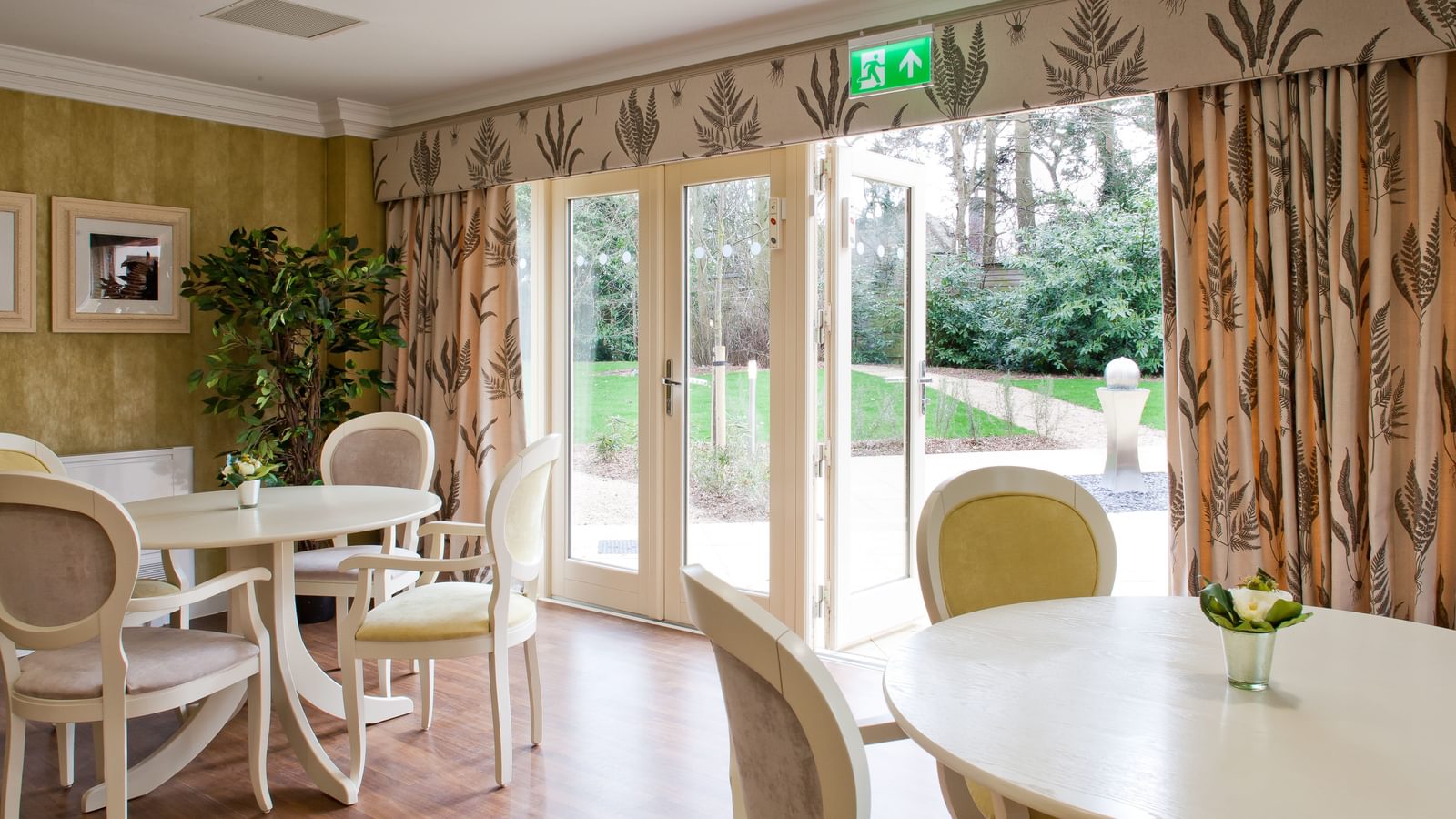 Homefield Grange | Care Home Dorset | Christchurch Care Homes | Care Home in Burton, Christchurch