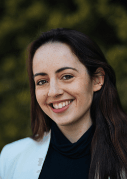 Headshot of conductor Olivia Clarke