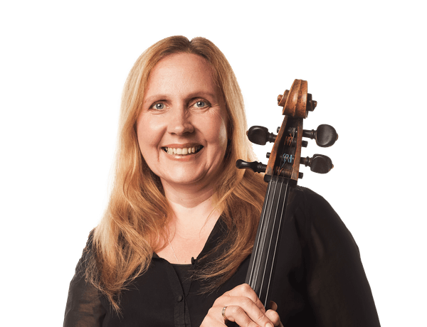 Headshot of cellist Helen Edgar.