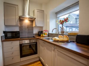 Aspen Apartment | Fully Functioning Kitchen