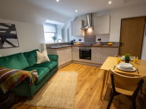 White Willow Apartment | Fully Functioning Kitchen