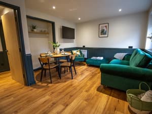 Holly Cottage | Spacious Living/Dining Area