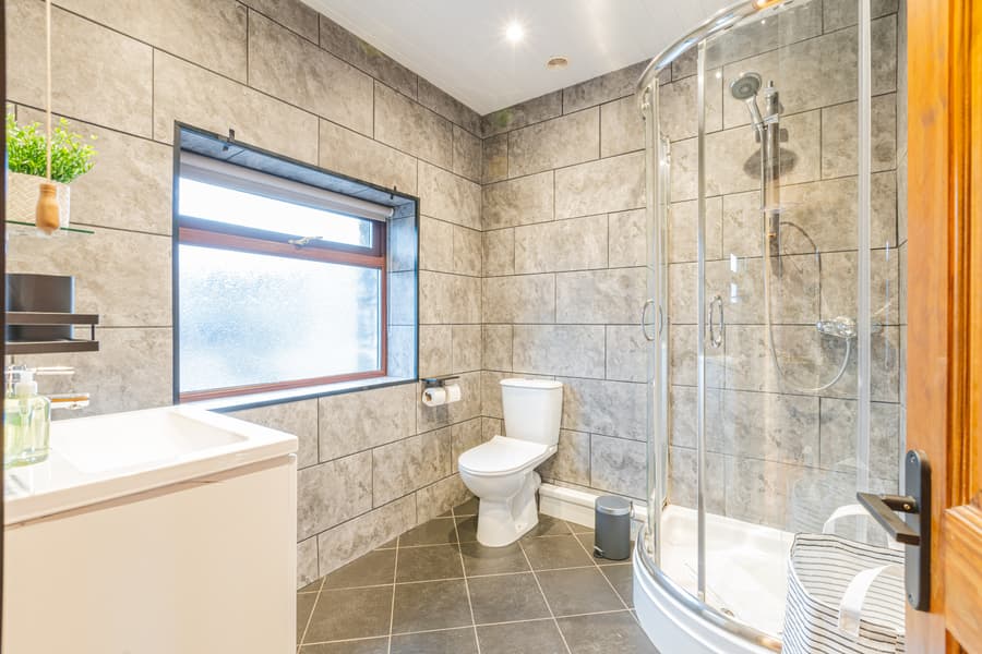Goldfinch Cottage Bathroom