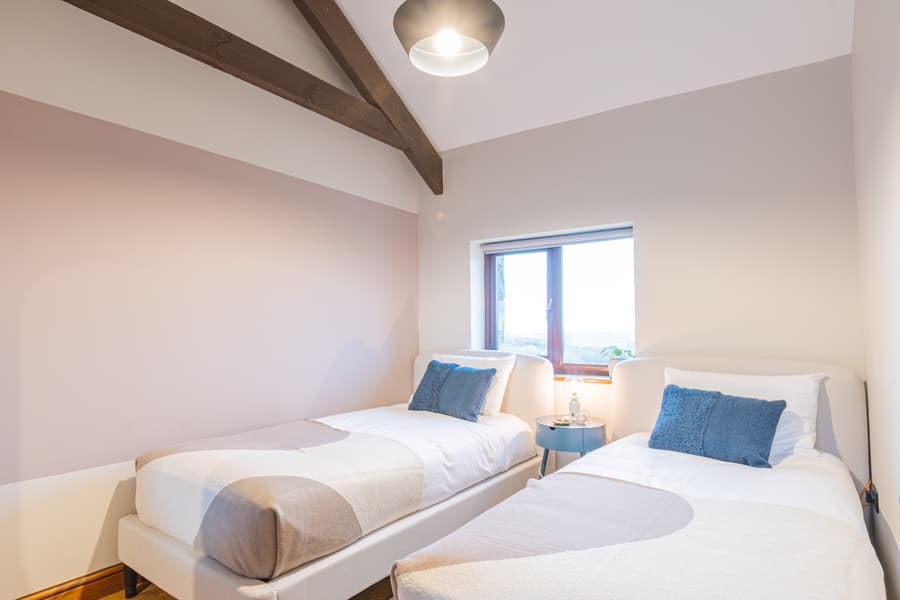 Goldfinch Twin Room