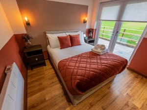 Riverview Cottage | Luxurious Double Bedroom Sleeps 2