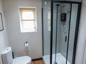 Wild Privet Cottage | Modern Bathroom With Walk In Shower in holiday lodge