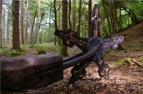 Llwybr y Ceirw Sculpture Trail in the Gwydir Forest