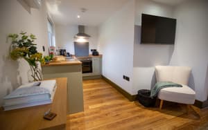 Hawthorne Cottage | Fully Functioning Kitchen
