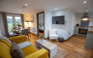 Cherry Cottage | Spacious Living Room/Dining Area
