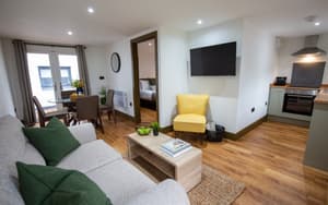 Alder Cottage | Spacious Living/Dining Area