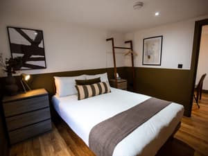 Blackthorn Cottage | Luxurious Double Bedroom Sleeps 2