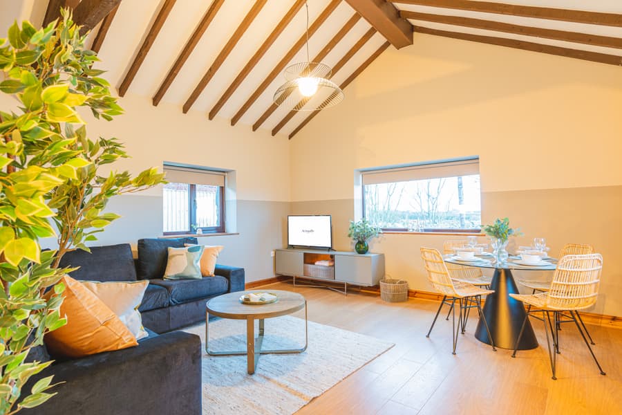 Raven Cottage Dining Area