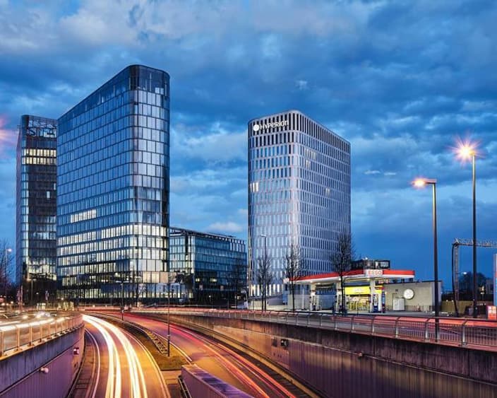 Aussenansicht abend 01 hyperion hotel muenchen 2400x1349 964x542
