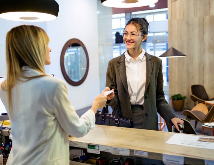 Hotel Front Office: Tasks, Duties & Responsibilities - Oaky