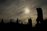 Parliament Churchill Silhouette Gradient