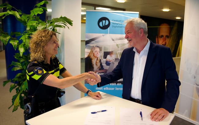 Ondertekening CVD en Politie Eenheid Oost-Nederland