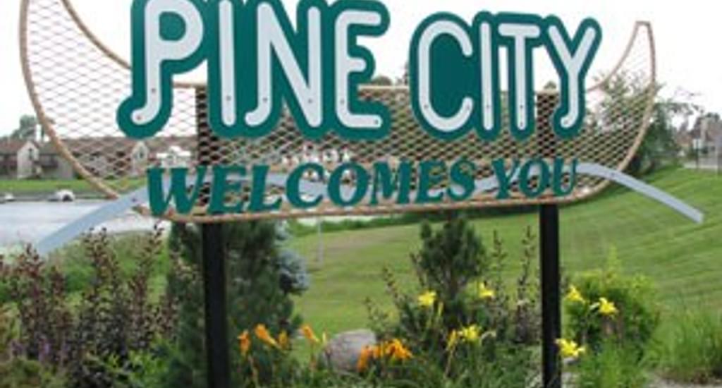 Pine city sign