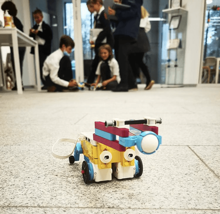 Lego robots insta