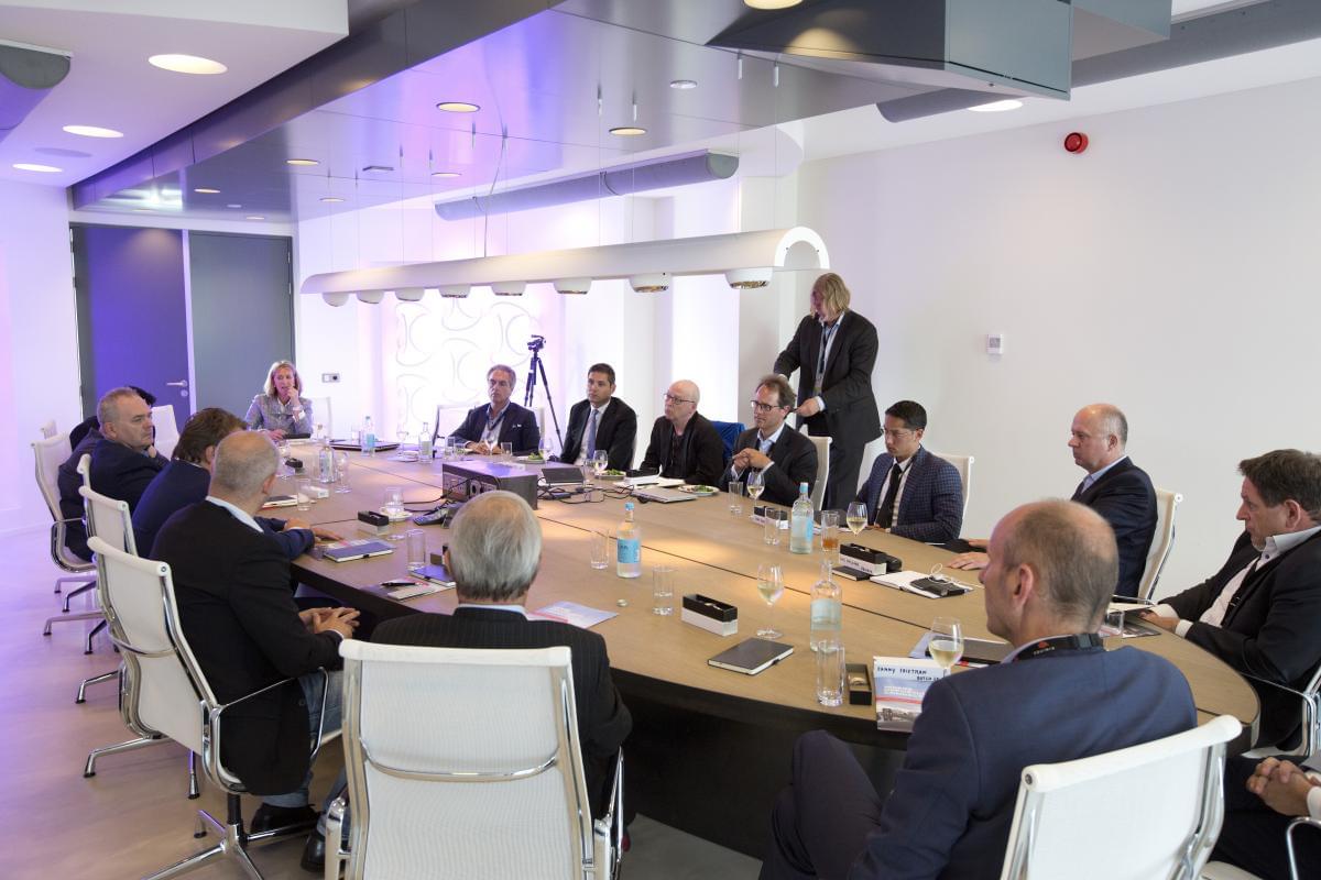 Equinix cloud & IoT Roundtable: ‘Samenwerking nu tien keer belangrijker dan tien jaar geleden’ image
