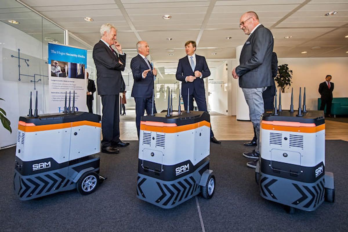Koning Willem-Alexander brengt werkbezoek aan The Hague Security Delta image