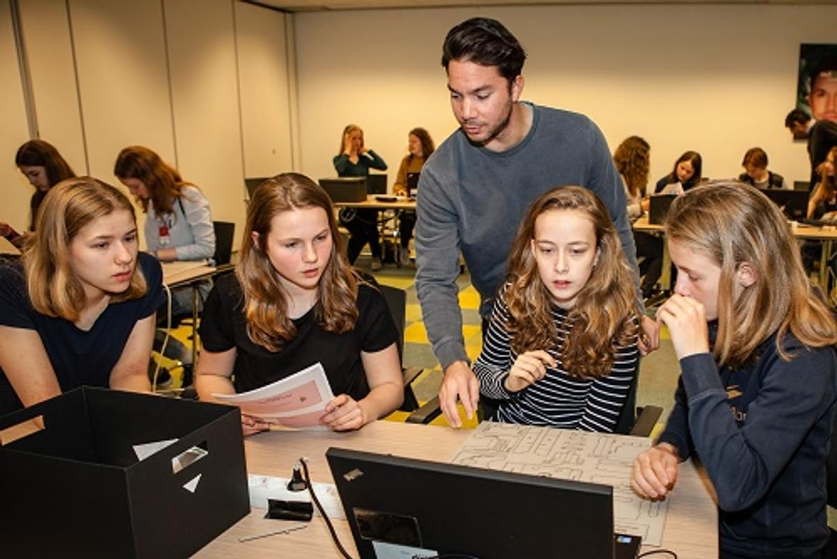 Miljardair Warren Buffet verkoopt deel aandelen IBM image