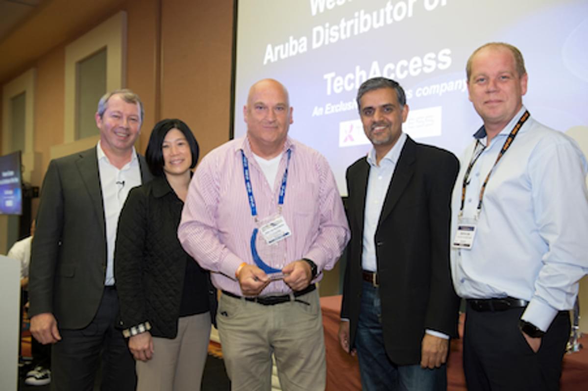 Exclusive Networks wint Distributor of the year award van Aruba Networks image