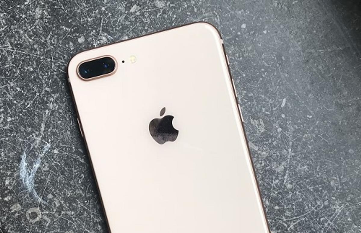 Huawei medewerkers berispt die nieuwjaarswensen met iPhone verstuurden image