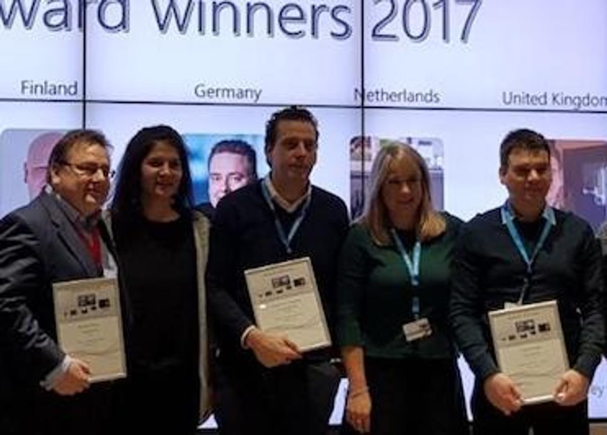 Centralpoint wint Microsoft Surface Partner Seller of the Year Award 2017 image