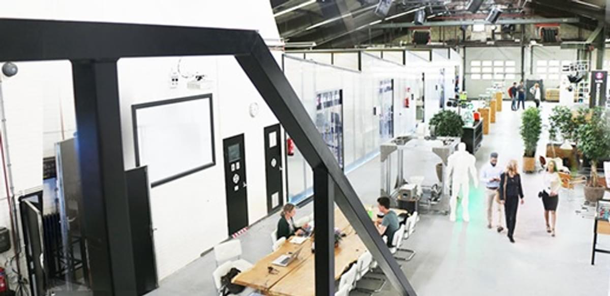 Koningin Maxima bij Staat van het mkb 2021 en bezoekt 3D Makers Zone image