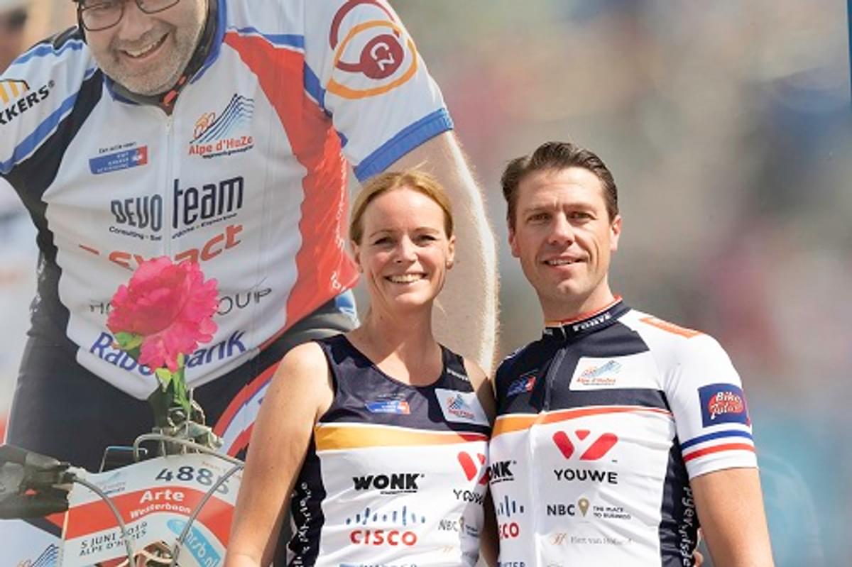 Stefan en Anoek Duijndam fietsen tegen kanker tijdens Alpe d’HuZes image