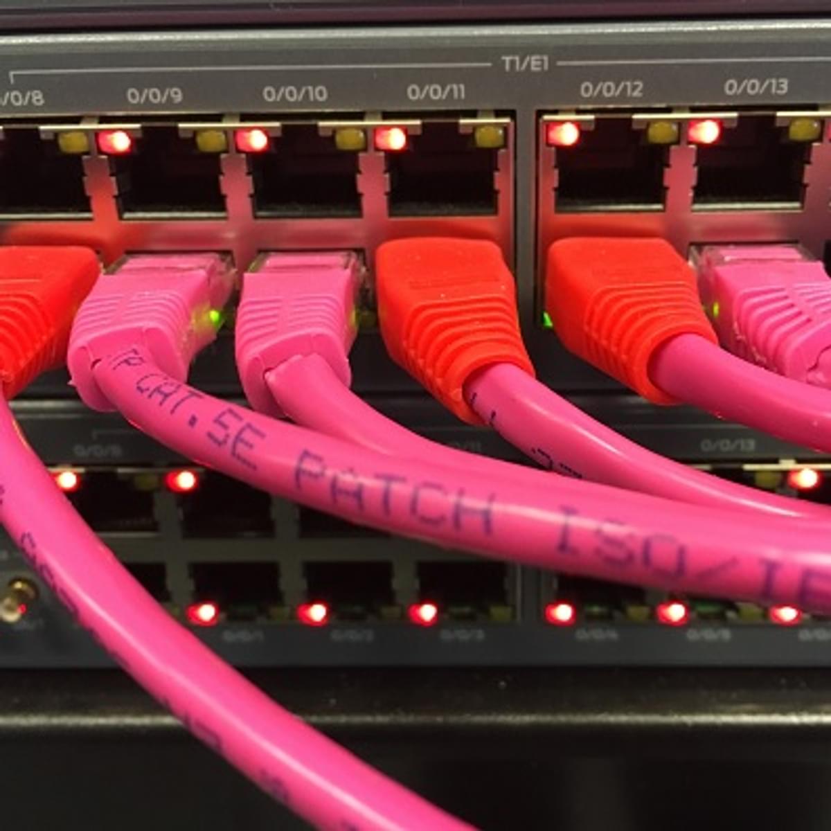 Internet Exchanges werken samen aan nieuwe route server software image