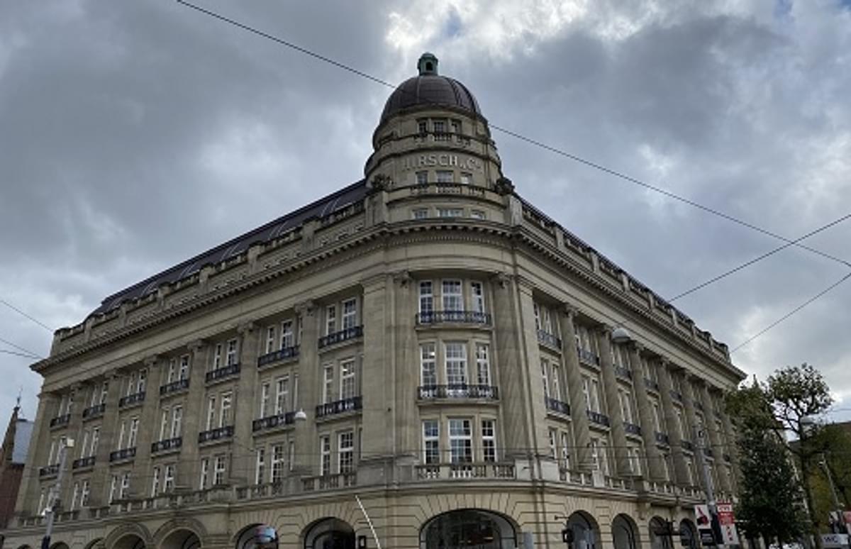 Politie onderzoekt gijzeling in Apple Store Leidseplein Amsterdam image