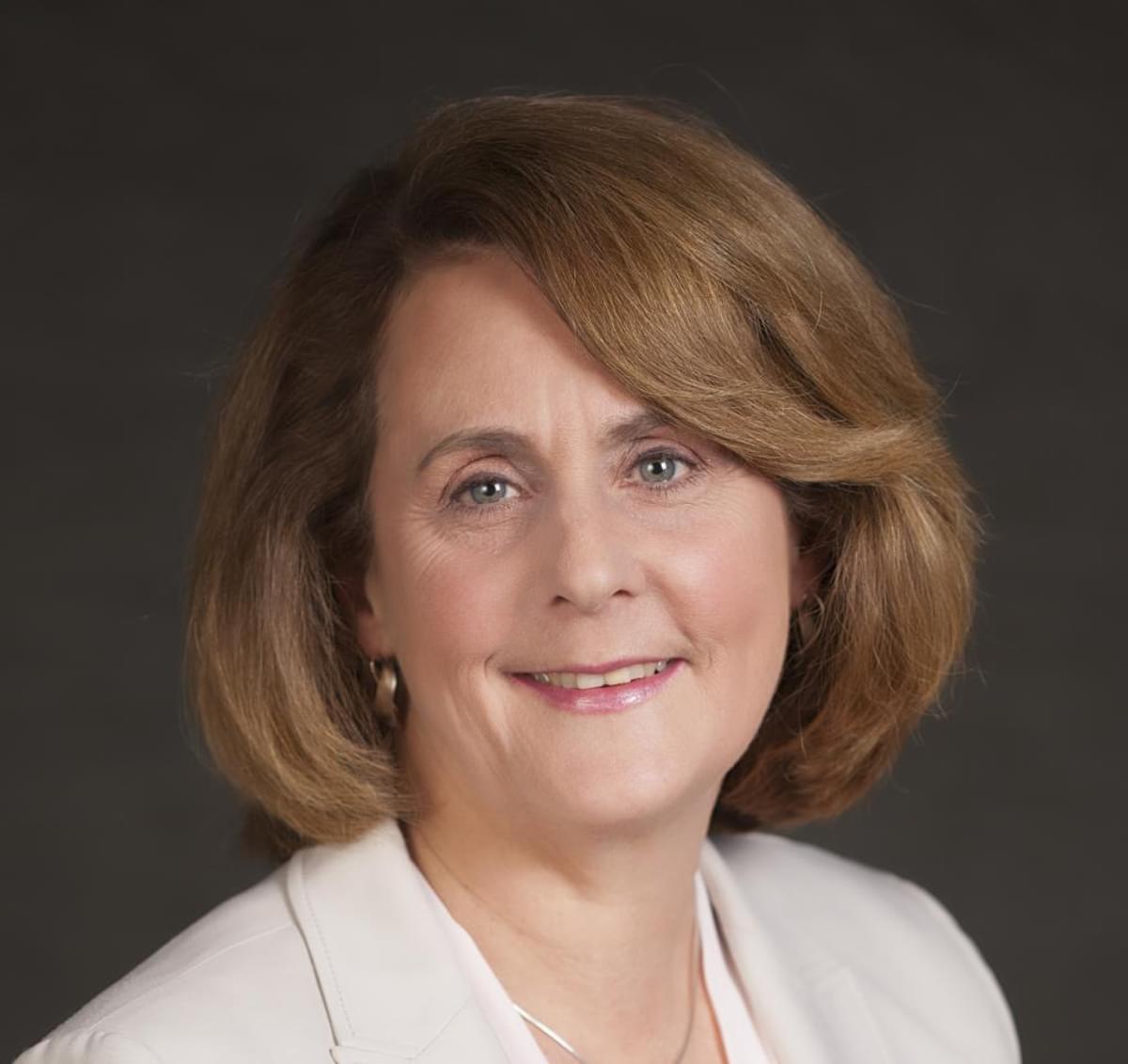 Janelle Hill, Gartner: Doe het niet helemaal alleen image