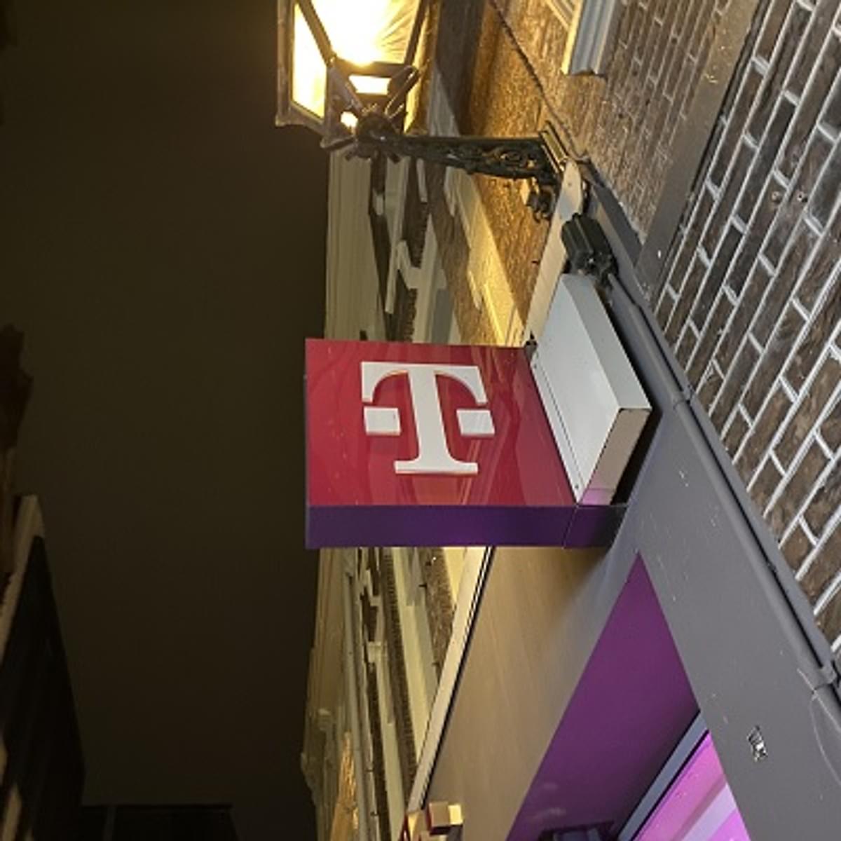 T-Mobile Nederland ziet omzet toenemen image