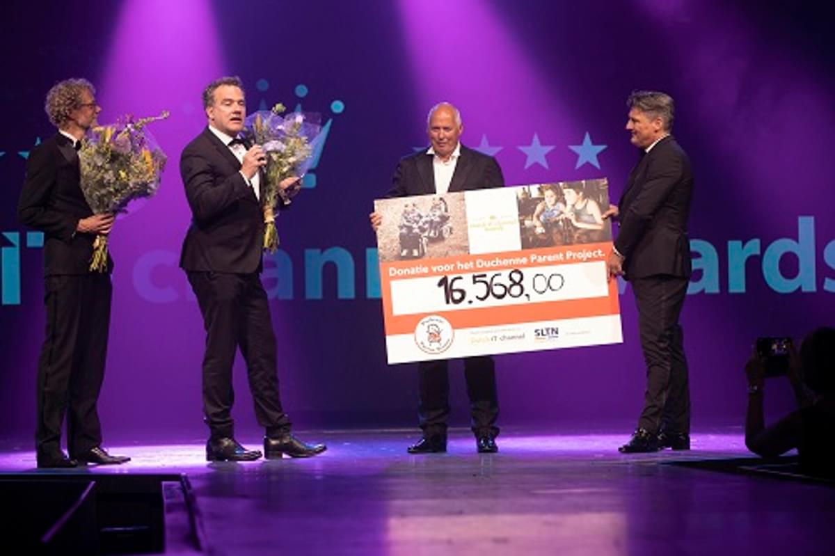 Duchenne Parent Project ontvangt donatie tijdens Dutch IT-channel Awards image