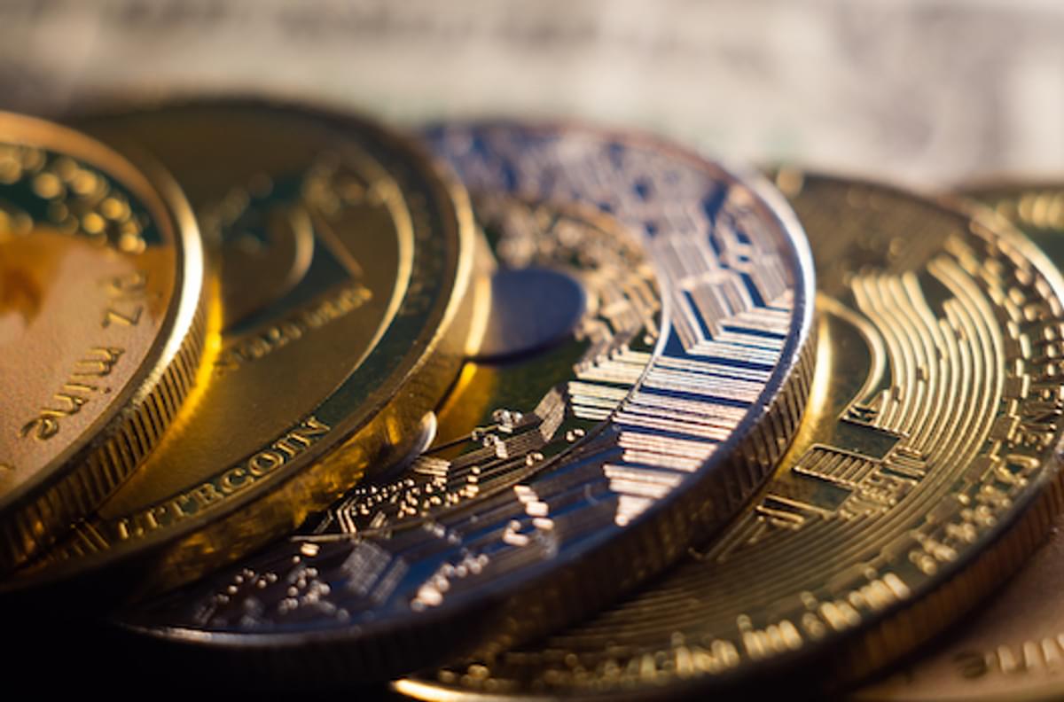 Voormalig bankdirecteur steelt 47 miljoen dollar om aan cryptozwendel deel te nemen image