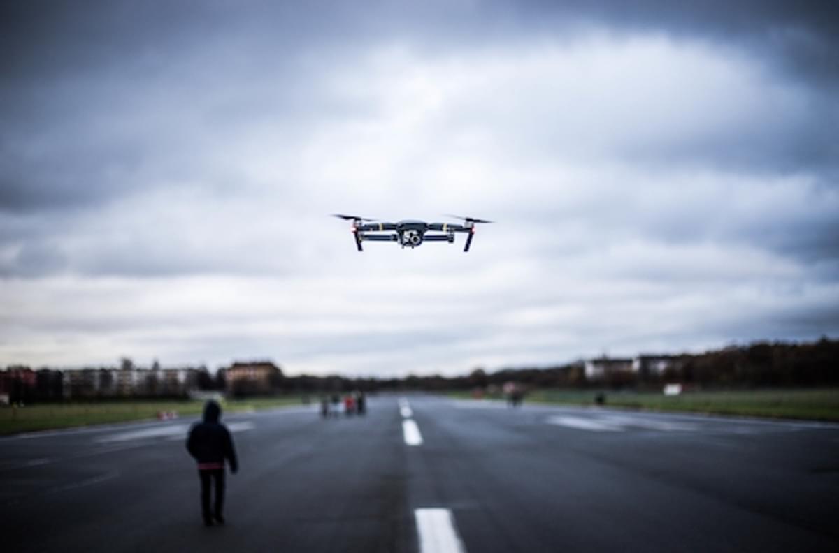 Startup haalt half miljoen euro op voor laser-gebaseerd laadsysteem drones image