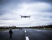 Startup haalt half miljoen euro op voor laser-gebaseerd laadsysteem drones