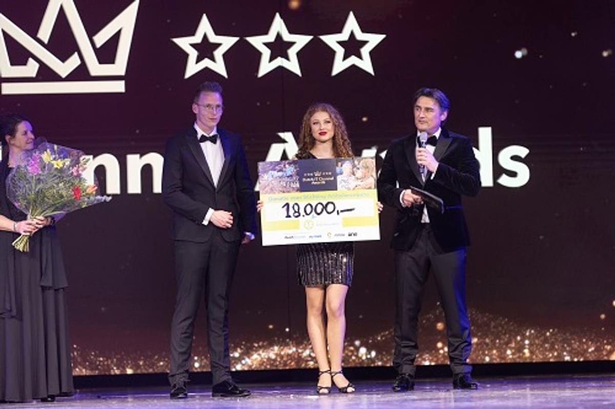 Stichting Ambulance Wens ontvangt donatie tijdens Dutch IT Channel Awards image