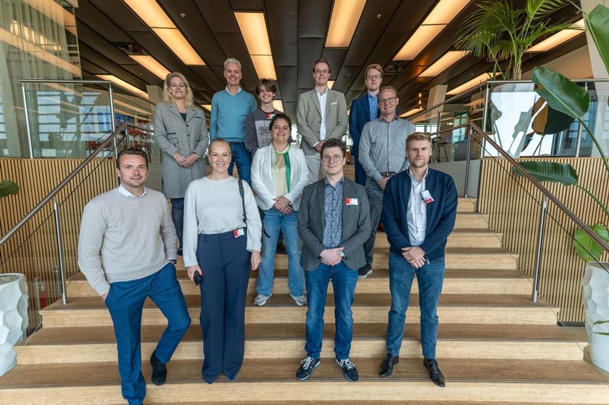 Delegatie Tweede Kamer brengt werkbezoek aan Exact image