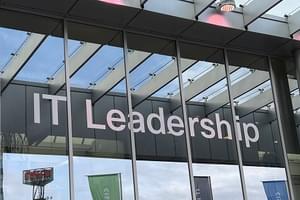 CEO's omarmen AI, maar kennislacunes bedreigen strategische beslissingen en groei