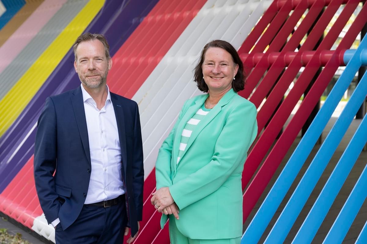 Tanja van Burgel, Justin Broeders, Ministerie van Financiën: ‘Overheid heeft voorbeeldfunctie, ook in digitalisering’ image