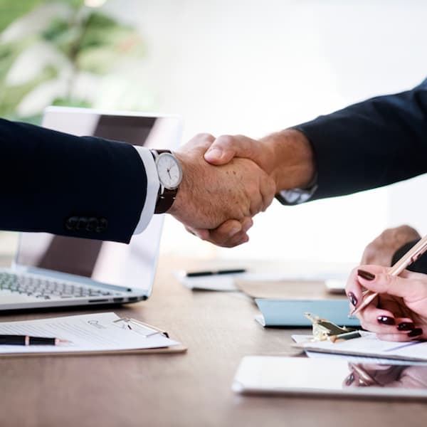 Betabit neemt Senet over