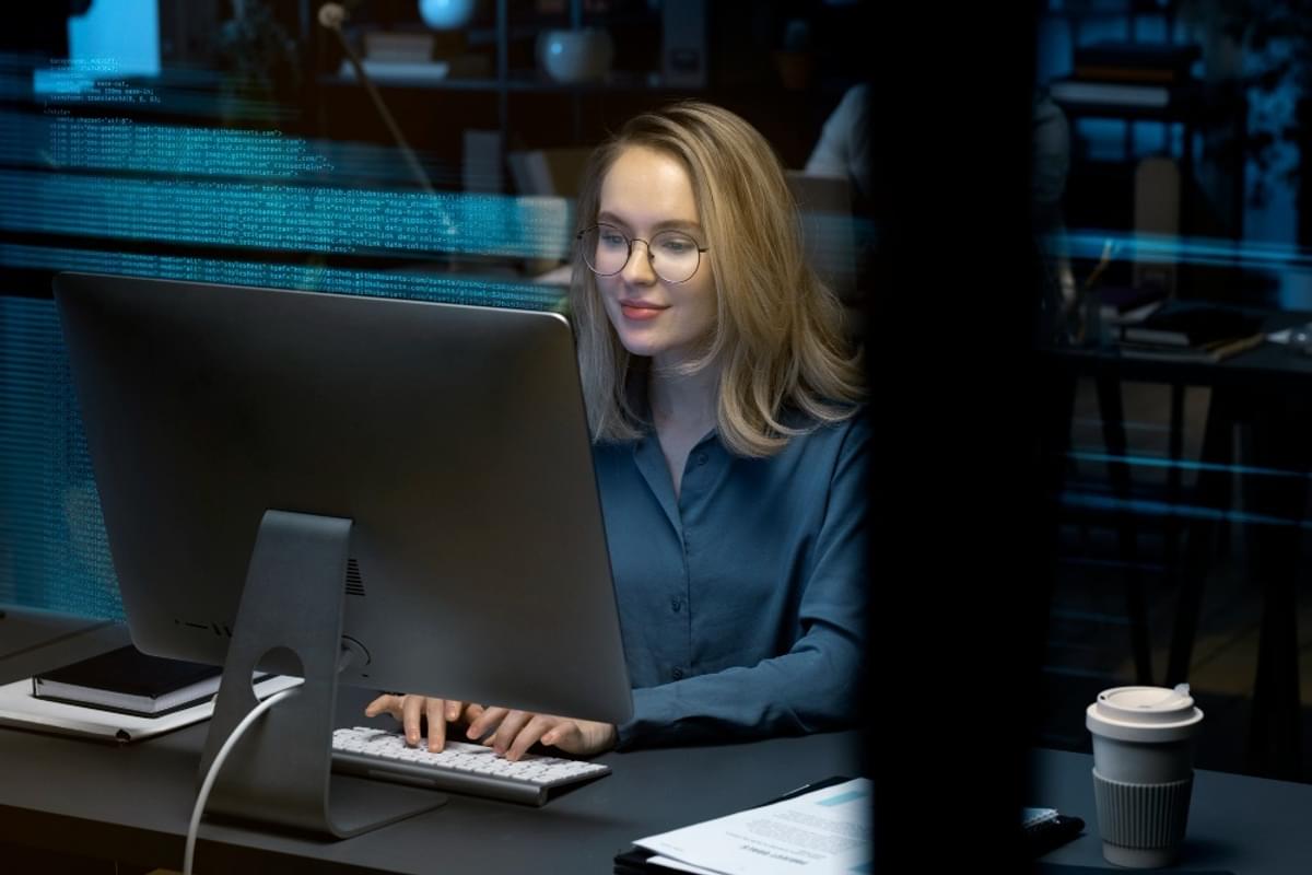 Externe inhuur ICT’ers bij overheid blijft ruim boven Roemer-norm image