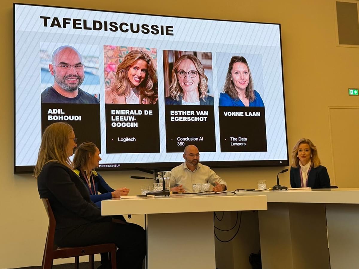 AI-geletterdheid dicht de kloof tussen angst en ambitie image